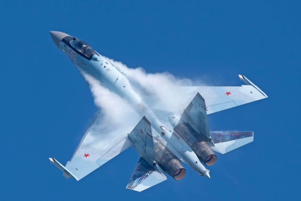 Su-35S, 하늘의 제왕이라 불리는 러시아의 최첨단 전투기로 놀라운 기동성과 첨단 항공 전자 장비를 갖춘 4.5세대 다목적 전투기